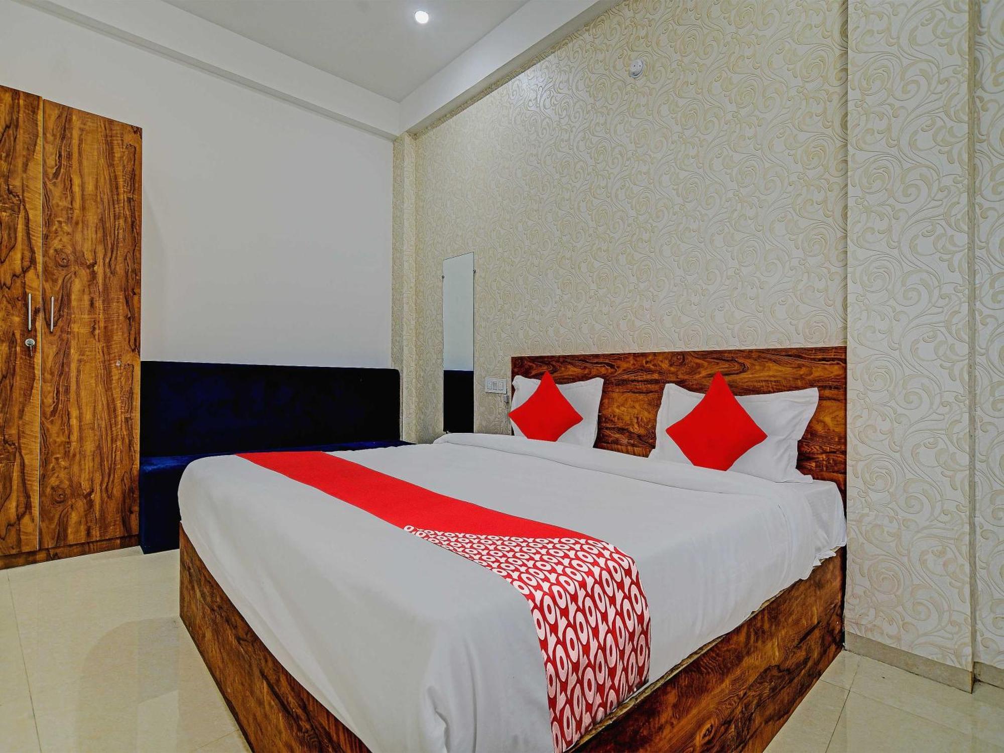 Oyo Flagship Hotel Blue Tick Indore Exterior foto